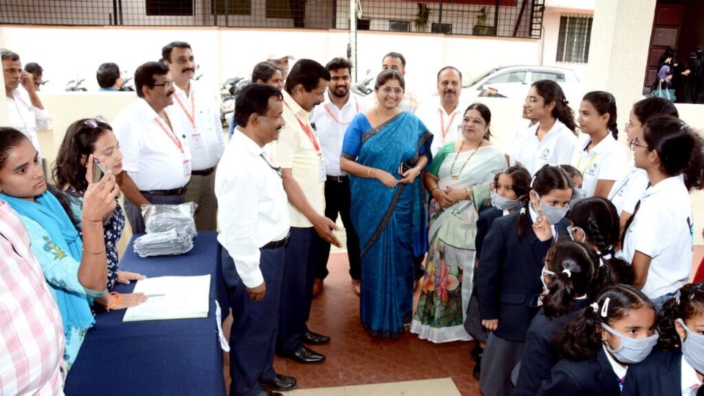 Hassan DC Sathyabama inspecting the exhibition on insects in the city.