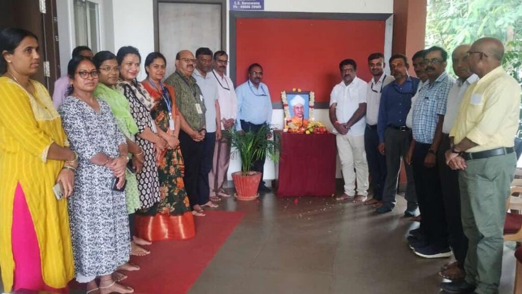 Teachers from district schools being felicitated on Teachers' Day