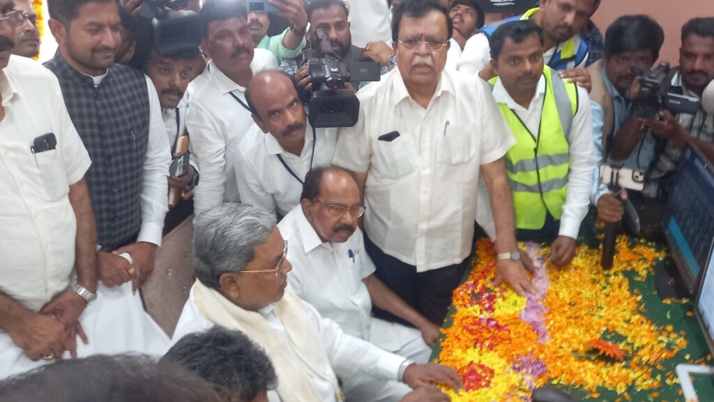 Karnataka Chief Minister Siddaramaiah inaugurating the Yettinahole water project in Hassan district.