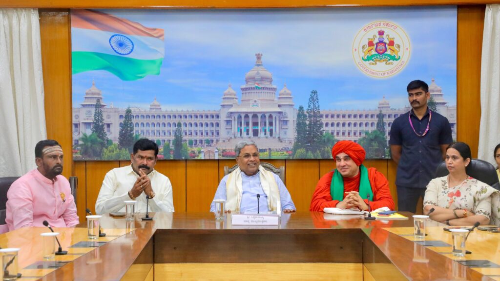Visuals from the CM's meeting with Panchamasali community leaders in Bengaluru