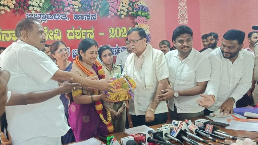 Officials of Hassan district being felicitated by the state government for their excellence in work.