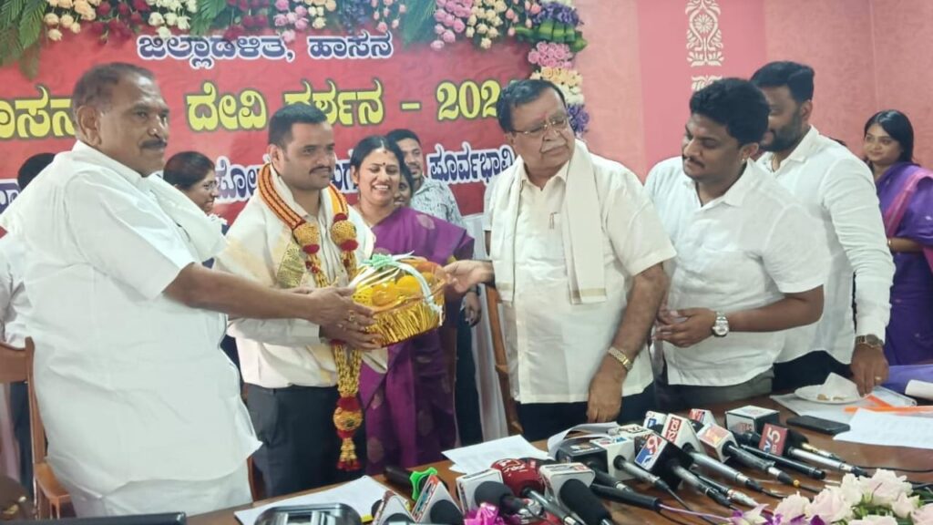 Officials of Hassan district being felicitated by the state government for their excellence in work.