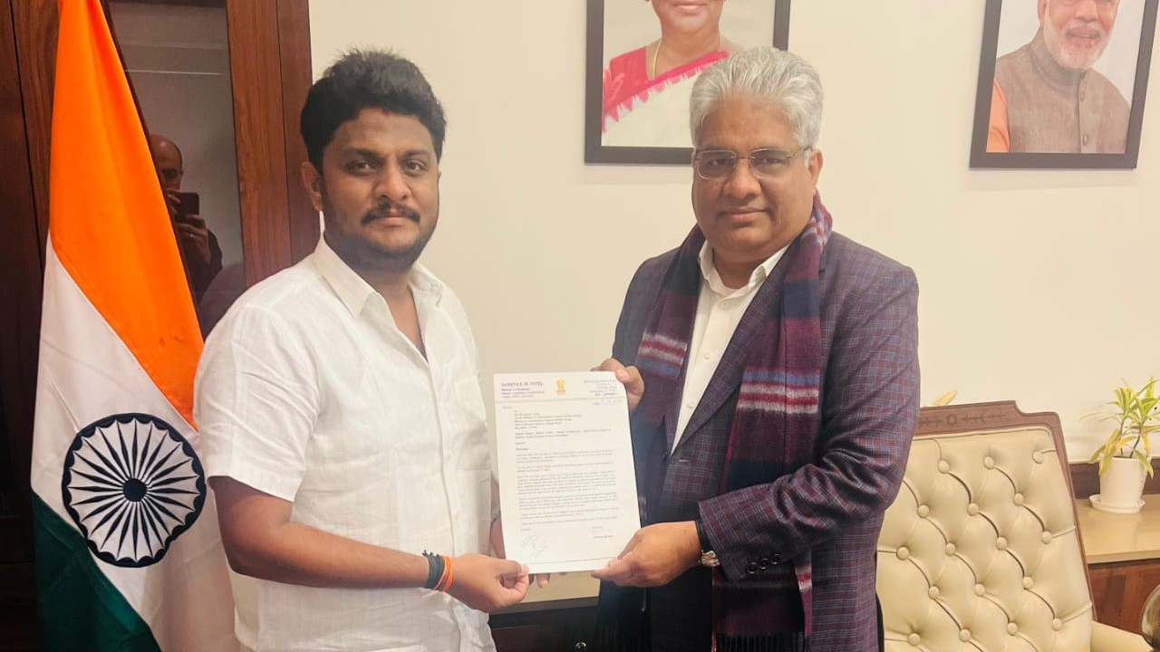 Hassan MP Shreyas Patel in separate meetings with Union Ministers Nitin Gadkari, Gajendra Shekawat and Bhupendra Yadav.