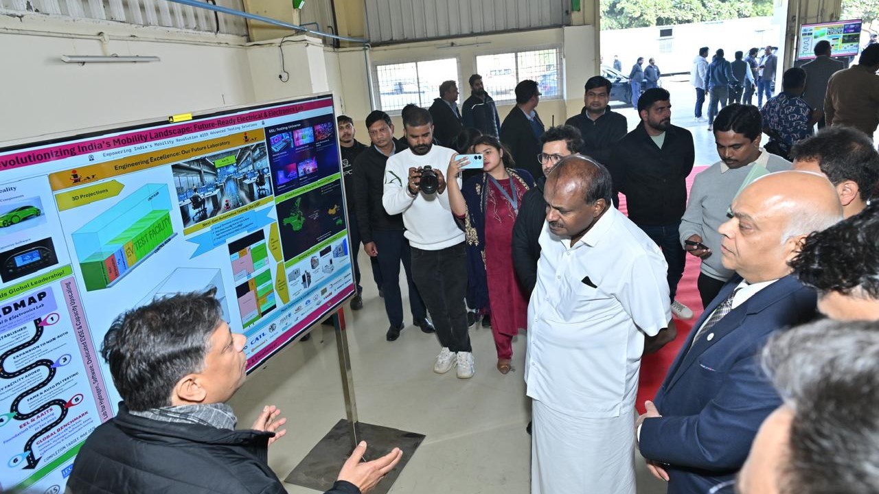 Union Steel Minister HD Kumaraswamy addressing a gathering on tech and innovation In Gurugram.