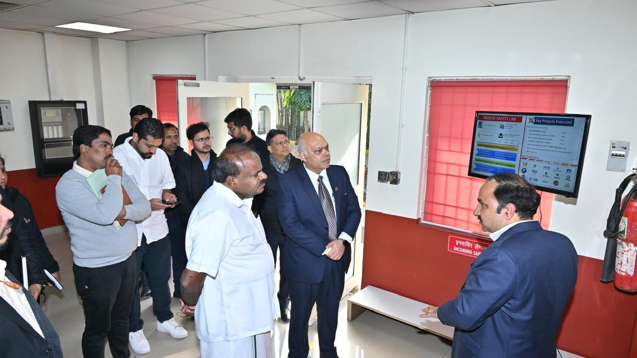 Union Steel Minister HD Kumaraswamy addressing a gathering on tech and innovation In Gurugram.