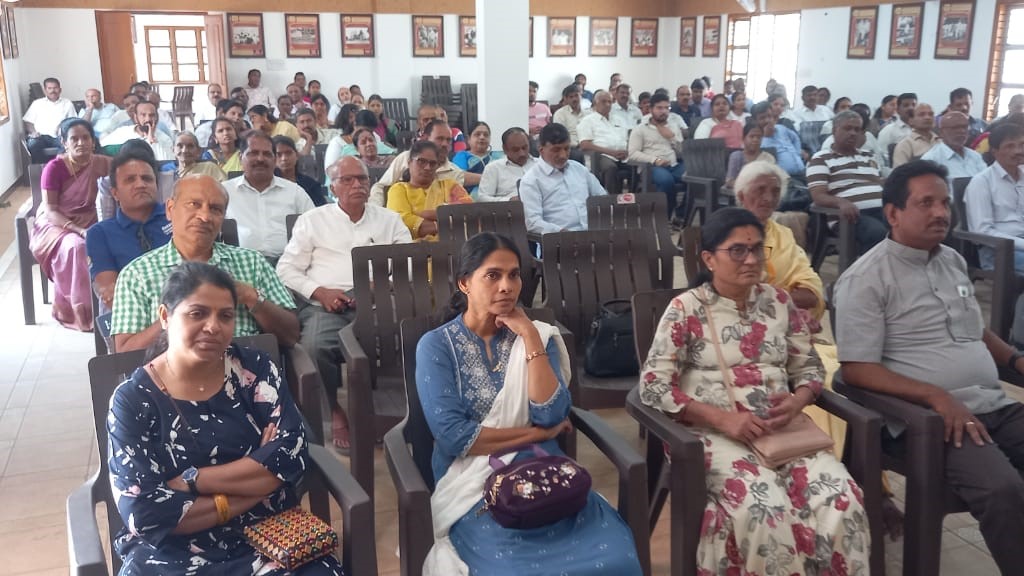 Visuals from the programme organised by the Bharat Gyan Vigyan Samiti in Hassan.