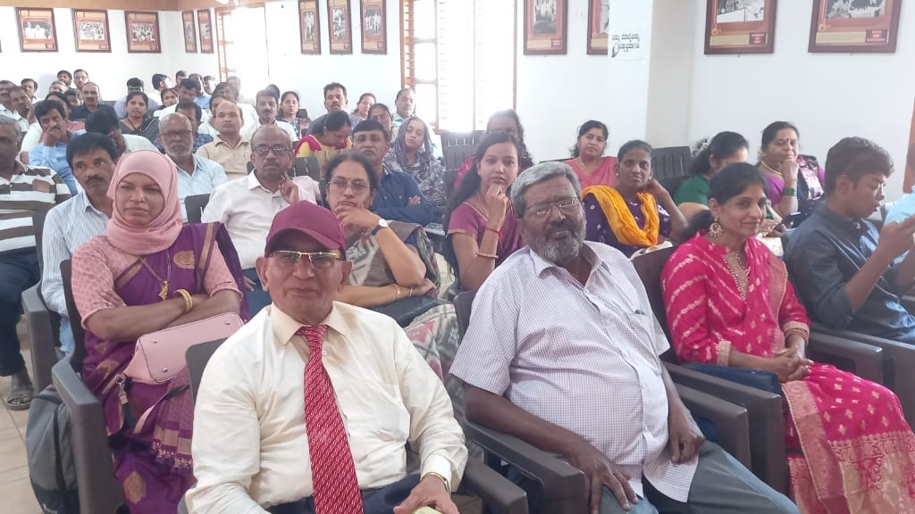 Visuals from the programme organised by the Bharat Gyan Vigyan Samiti in Hassan.
