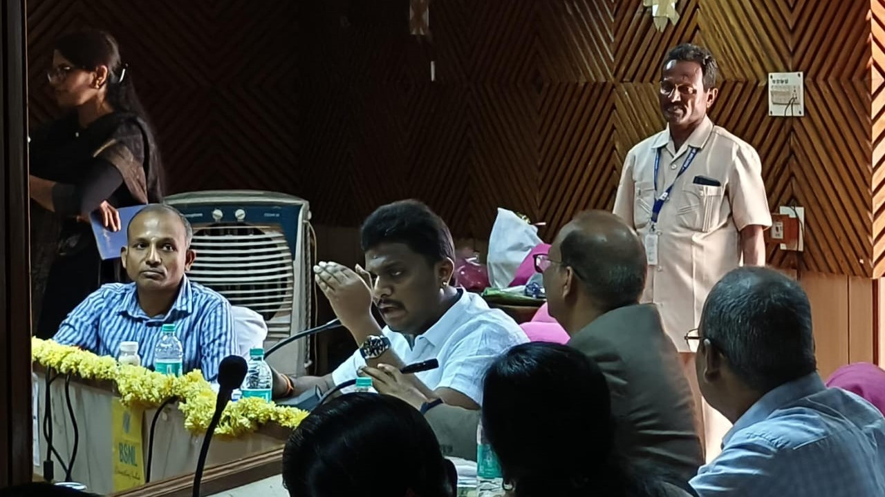 Hassan MP Shreyas Patel and officials of BSNL participating in the meeting in BSNL Bhavan in Hassan on Wednesday.