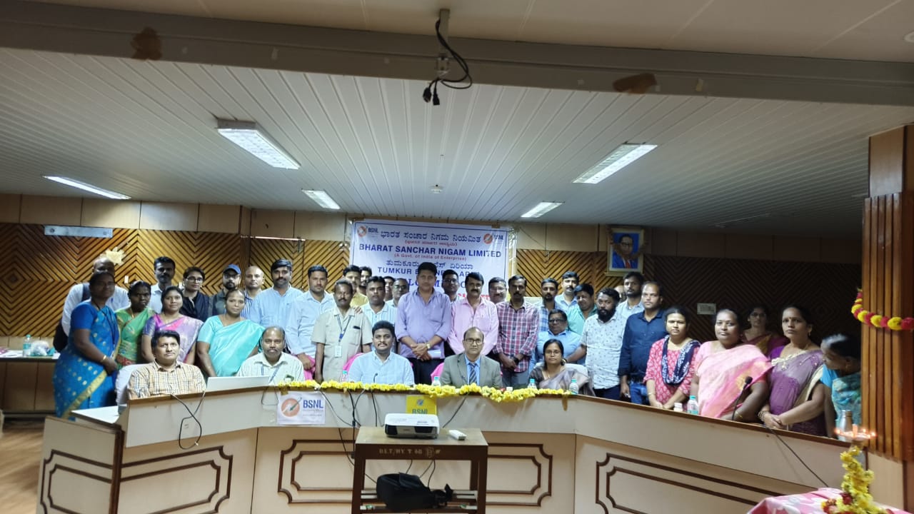 Hassan MP Shreyas Patel and officials of BSNL participating in the meeting in BSNL Bhavan in Hassan on Wednesday.
