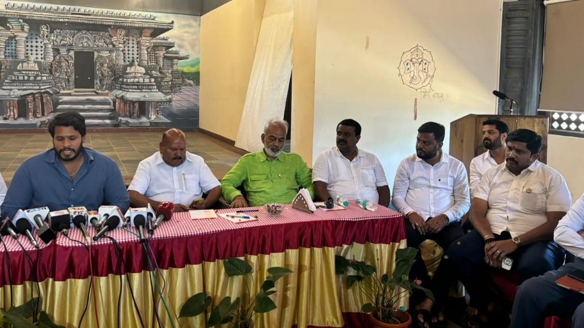 Nikhil Kumaraswamy addressing a meeting of district JDS leaders in Hassan.