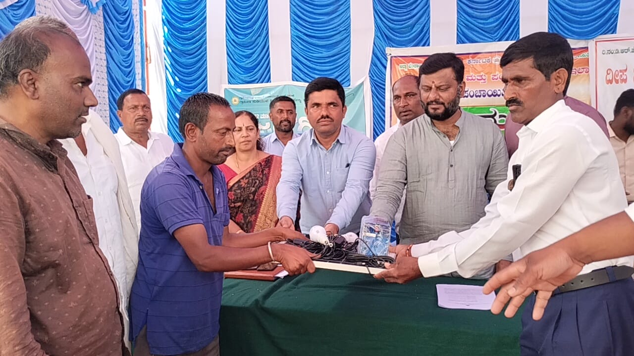 Visuals from the programme held at Tejur Gram Panchayat.